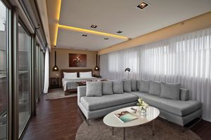 Image post by @hotelmadero on Instagram
