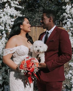 Image post by @theknot on Instagram