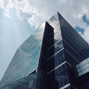 Image post by @mofoshoo on Instagram