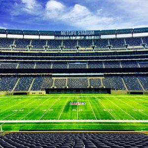 Image post by @metlifestadium on Instagram