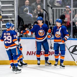 Image post by @nyislanders on Instagram