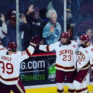 Image post by @du_hockey on Instagram