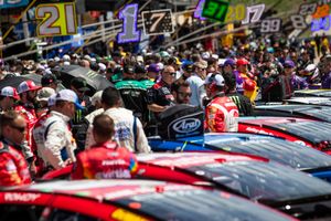 Image post by @nascaratcota on Instagram