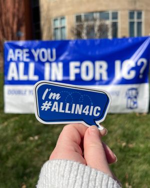 Image post by @IllinoisCollegeAlumni on Facebook