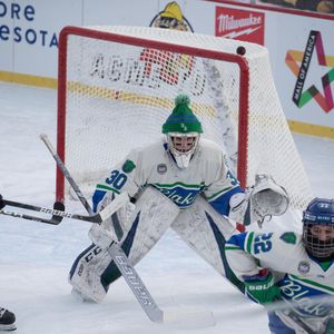 Image post by @hockeydaymn on Instagram