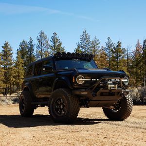 Image post by @omaze on Instagram