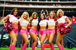 Image post by @texanscheerleaders on Instagram