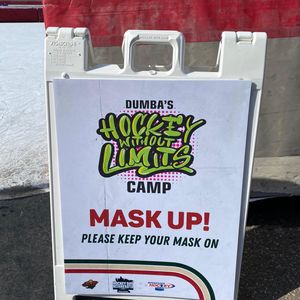 Image post by @hockeydaymn on Instagram