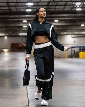Image post by @dallaswings on Instagram