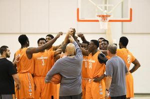 Image post by @vol_hoops on Instagram