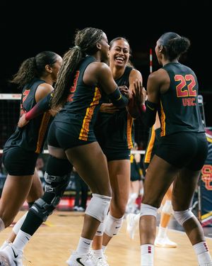 Image post by @uscwomensvolley on Instagram