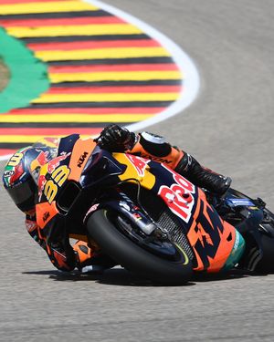 Image post by @redbullshop on Instagram