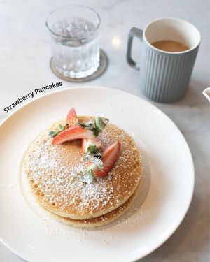 Image post by @tapestrycollection on Instagram