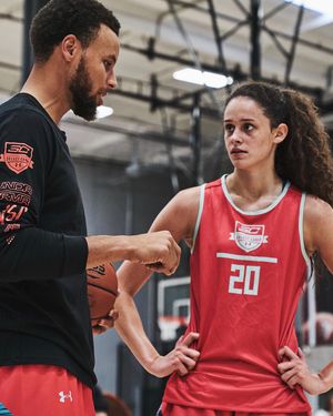 Image post by @uanextgirlshoops on Instagram