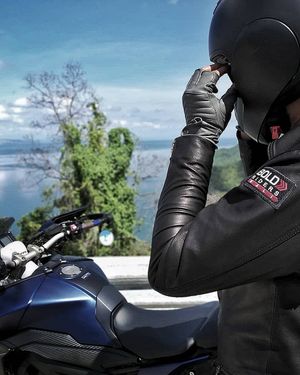 Image post by @boldriders on Instagram