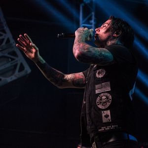 Image post by @fallinginreverse on Instagram
