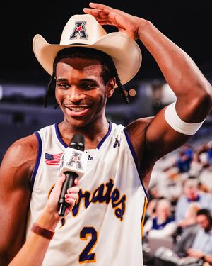 Image post by @ecubasketball on Instagram