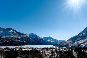 Image post by @WatertonLakesNP on Twitter