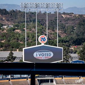 Image post by @losdodgers on Instagram