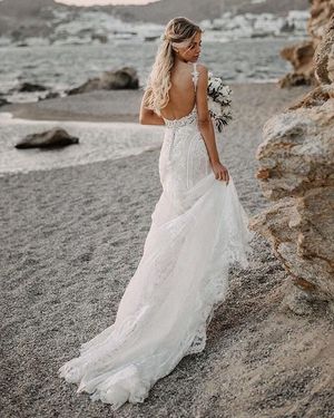 Image post by @theknot on Instagram