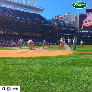 Image post by @scottslawn on Instagram