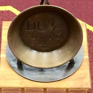 Image post by @du_hockey on Instagram