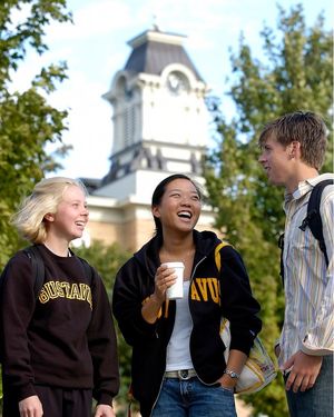Image post by @gustavusalumni on Instagram