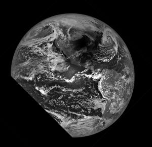 Image post by @nasaartemis on Instagram