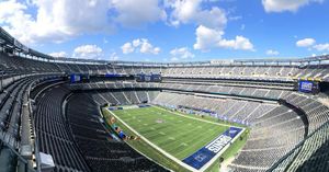 Image post by @metlifestadium on Instagram