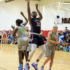 Image post by @nikegirlseybl on Instagram