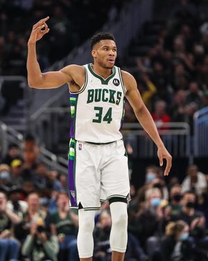Image post by @giannis_an34 on Instagram
