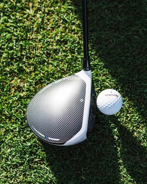 Image post by @taylormade_golf_japan on Instagram