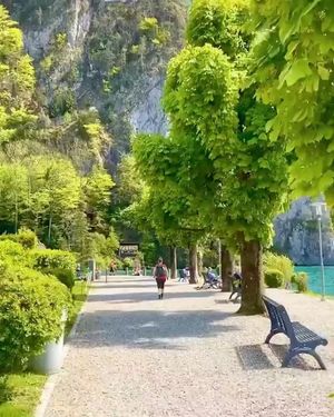 Image post by @travelgardi on Instagram