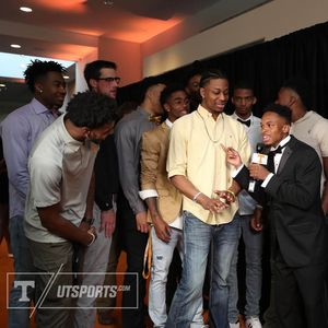 Image post by @vol_hoops on Instagram