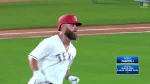 Image post by @rangersdetexas on Facebook