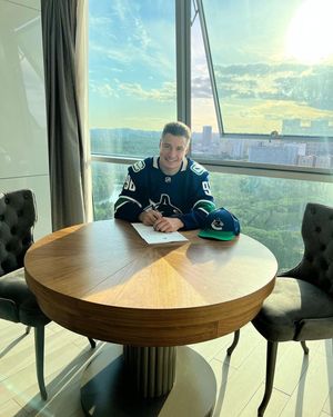 Image post by @nhl.discussion on Instagram