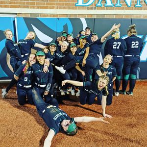 Image post by @dartmouthsoftball on Instagram
