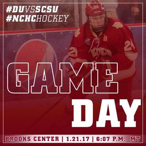 Image post by @du_hockey on Instagram