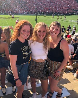 Image post by @elliepuzak on Instagram