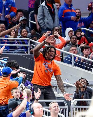 Image post by @gatorsmbk on Instagram
