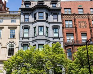 Image post by @caramooneyphoto on Instagram