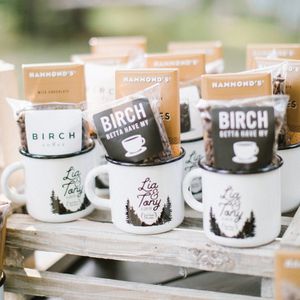 Image post by @theknot on Instagram