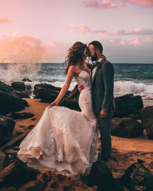 Image post by @theknot on Instagram