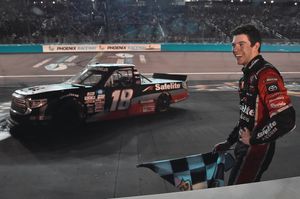 Image post by @phoenixraceway on Instagram