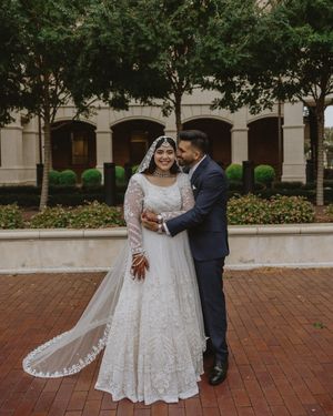 Image post by @thismodernlovephoto on Instagram