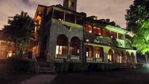 Image post by @deeringestate on Instagram