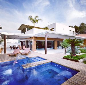 Image post by @christiesrealestate on Instagram