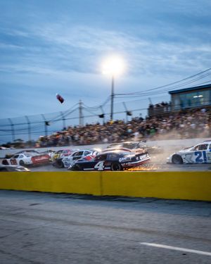 Image post by @NASCARRoots on Twitter