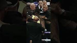 Video post by @daznboxing on YouTube