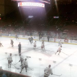 Image post by @du_hockey on Instagram